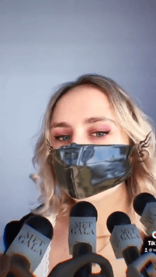 Met Gala Grimes