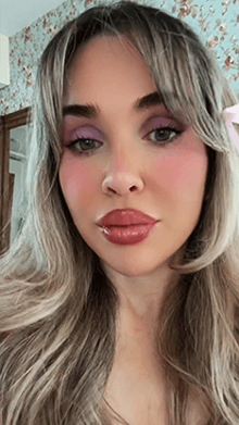 Sabrina Carpenter Makeup
