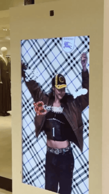 AR Mirror Burberry